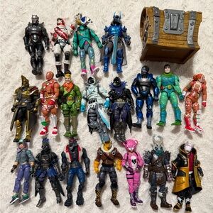 Epic Adventure Action Figure Set with Treasure Chest